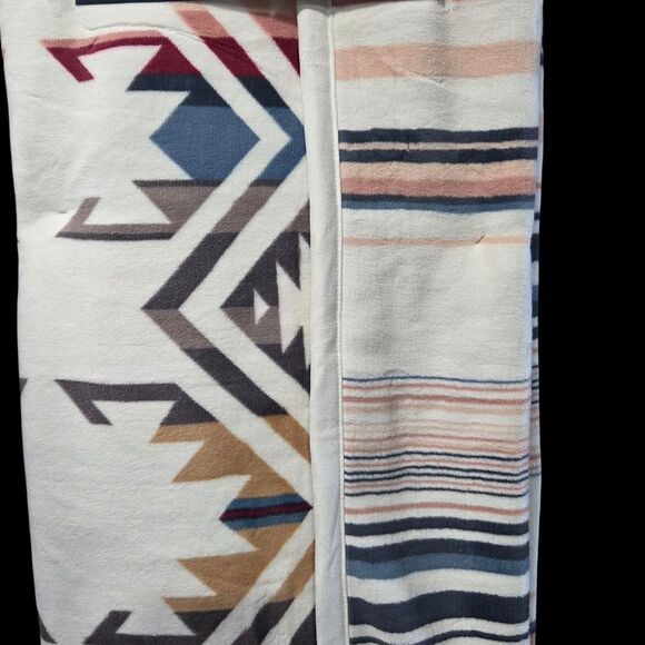 Pendleton Throw Blanket For Two Reversible Oversized Cream Tribal Pattern 60x80 - Picture 9 of 16